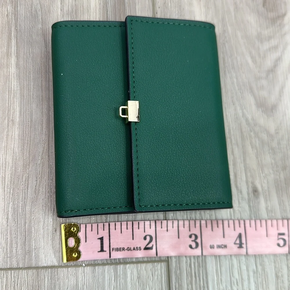 Travelambo green women’s bifold wallet